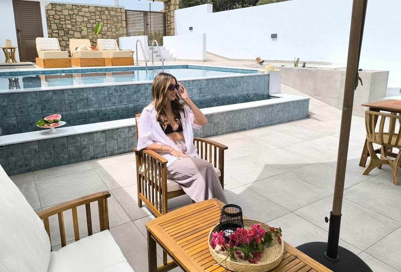 Valantina'S & Mannouel Lardos Luxury Villas Extérieur photo
