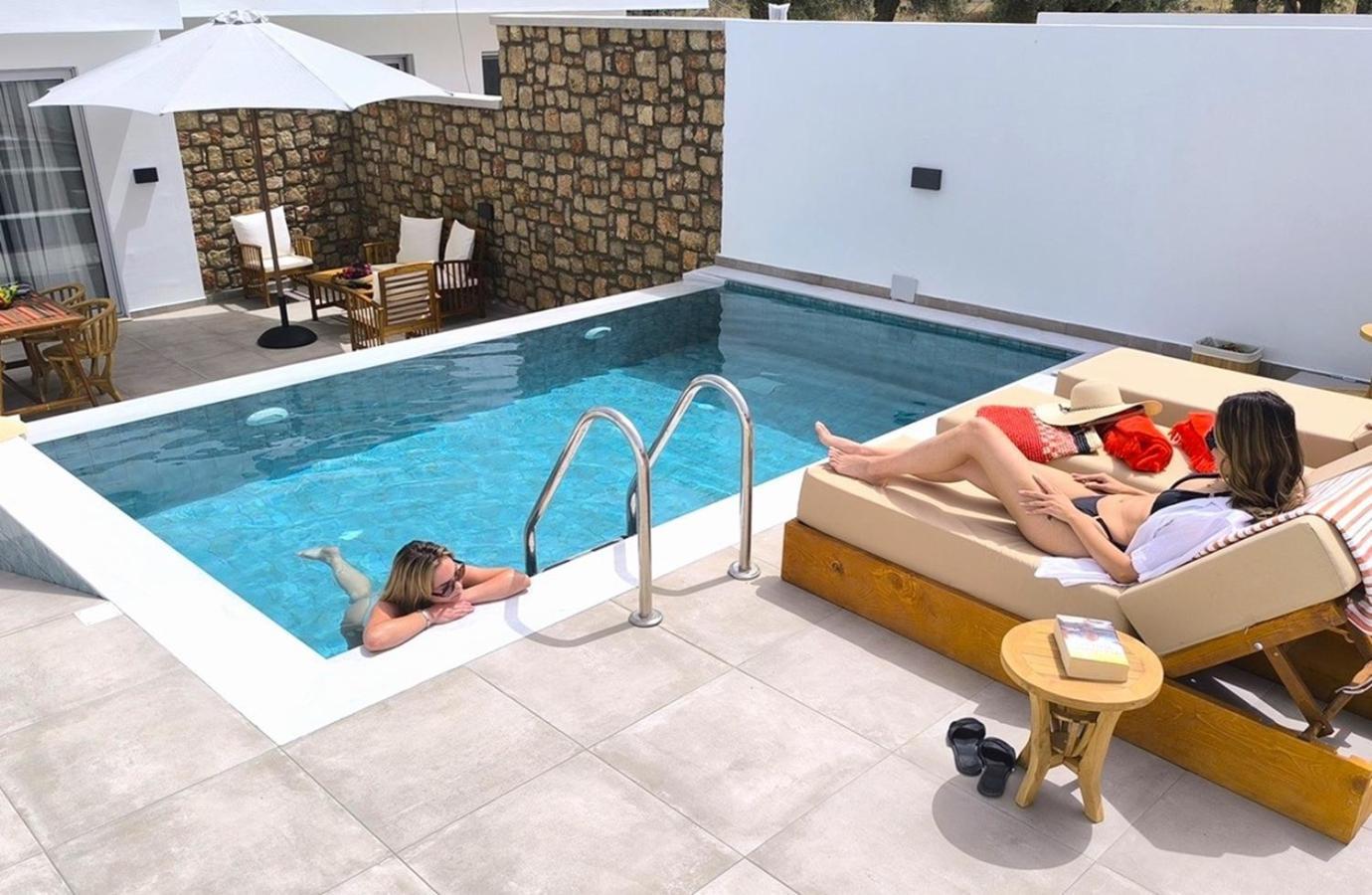 Valantina'S & Mannouel Lardos Luxury Villas Extérieur photo
