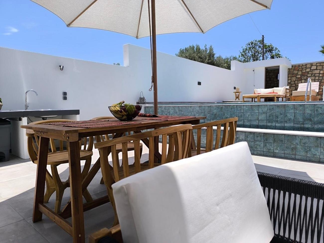 Valantina'S & Mannouel Lardos Luxury Villas Extérieur photo