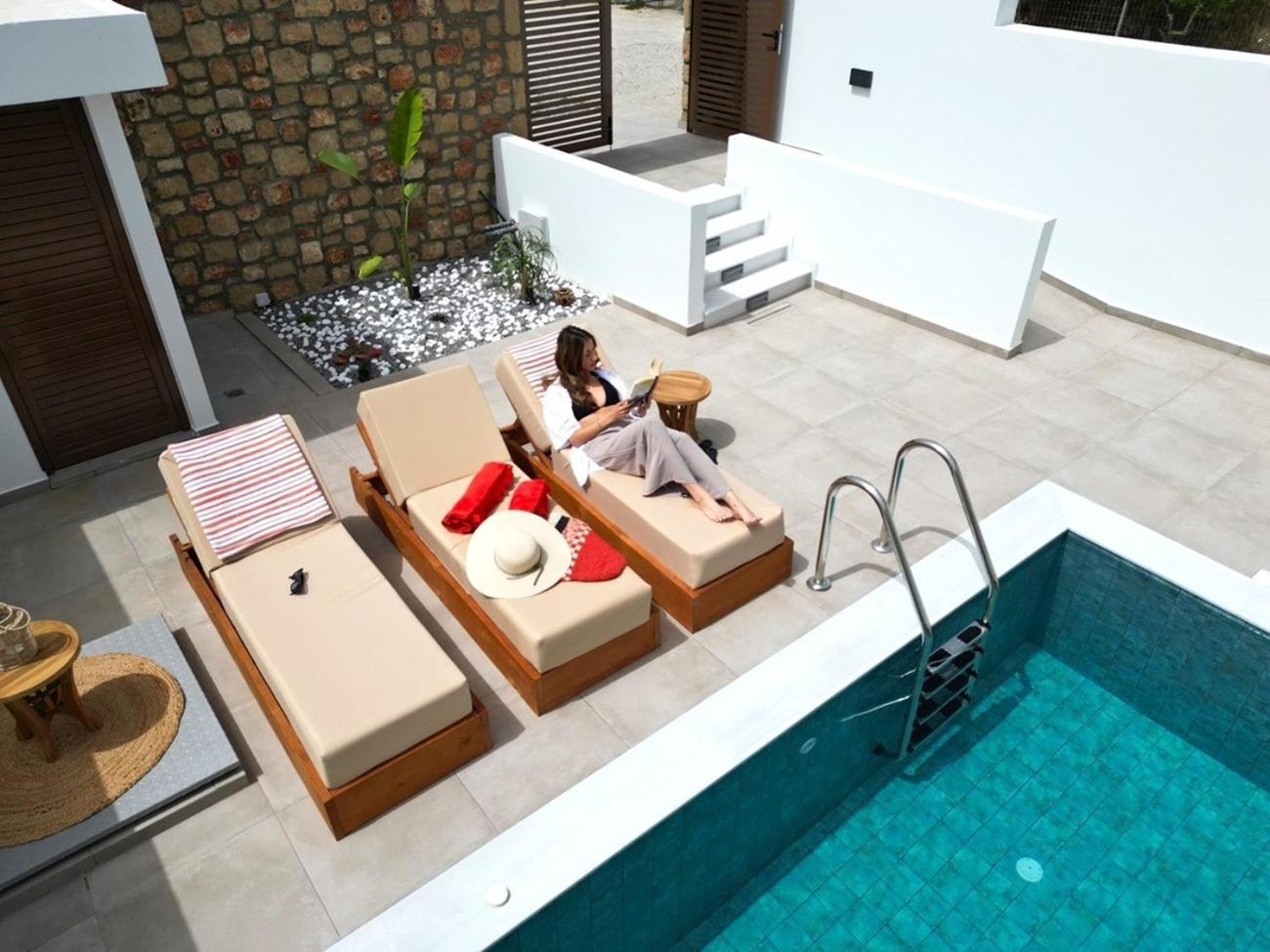 Valantina'S & Mannouel Lardos Luxury Villas Extérieur photo