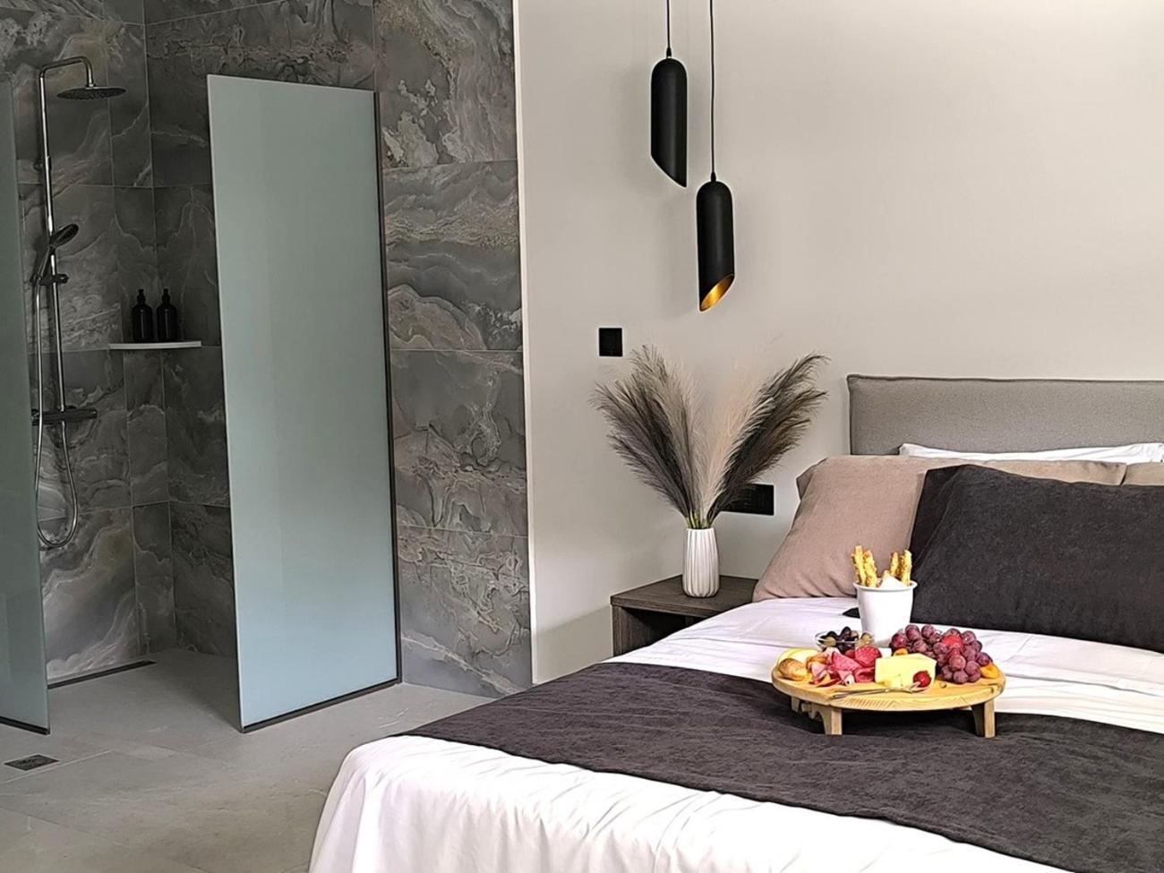 Valantina'S & Mannouel Lardos Luxury Villas Extérieur photo