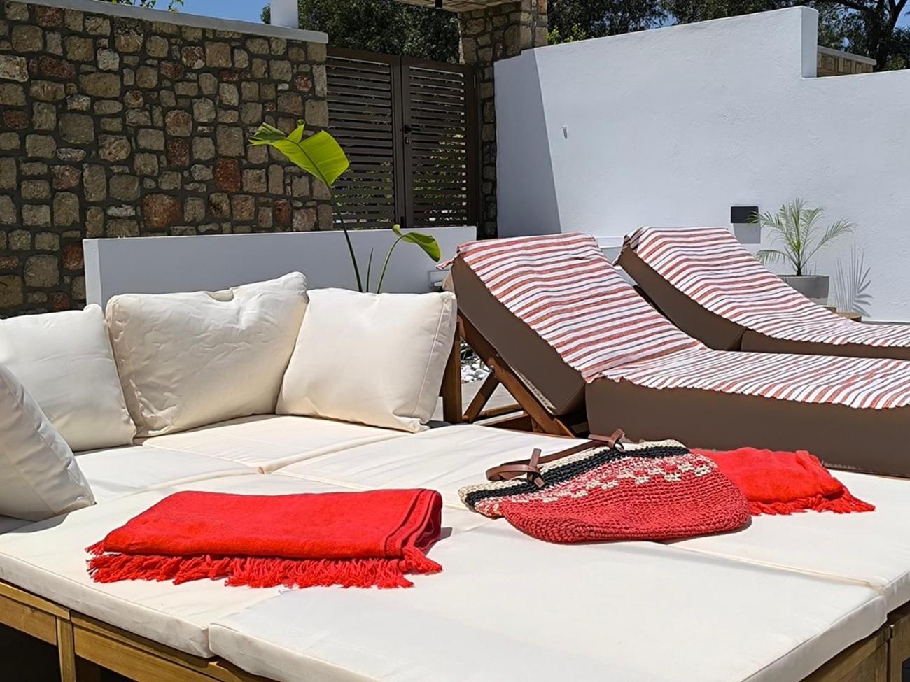 Valantina'S & Mannouel Lardos Luxury Villas Extérieur photo